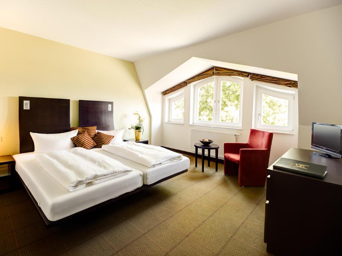 Germania Hotel Am Schlosspark Meyenburg  ภายนอก รูปภาพ