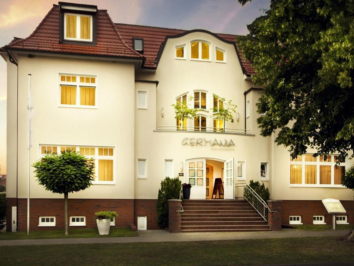 Germania Hotel Am Schlosspark Meyenburg  ภายนอก รูปภาพ